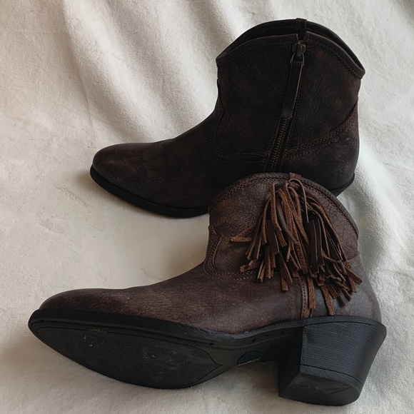 SOLD.  ARIAT Duchess Women's Tack Room Round Toe - Picture 8 of 11